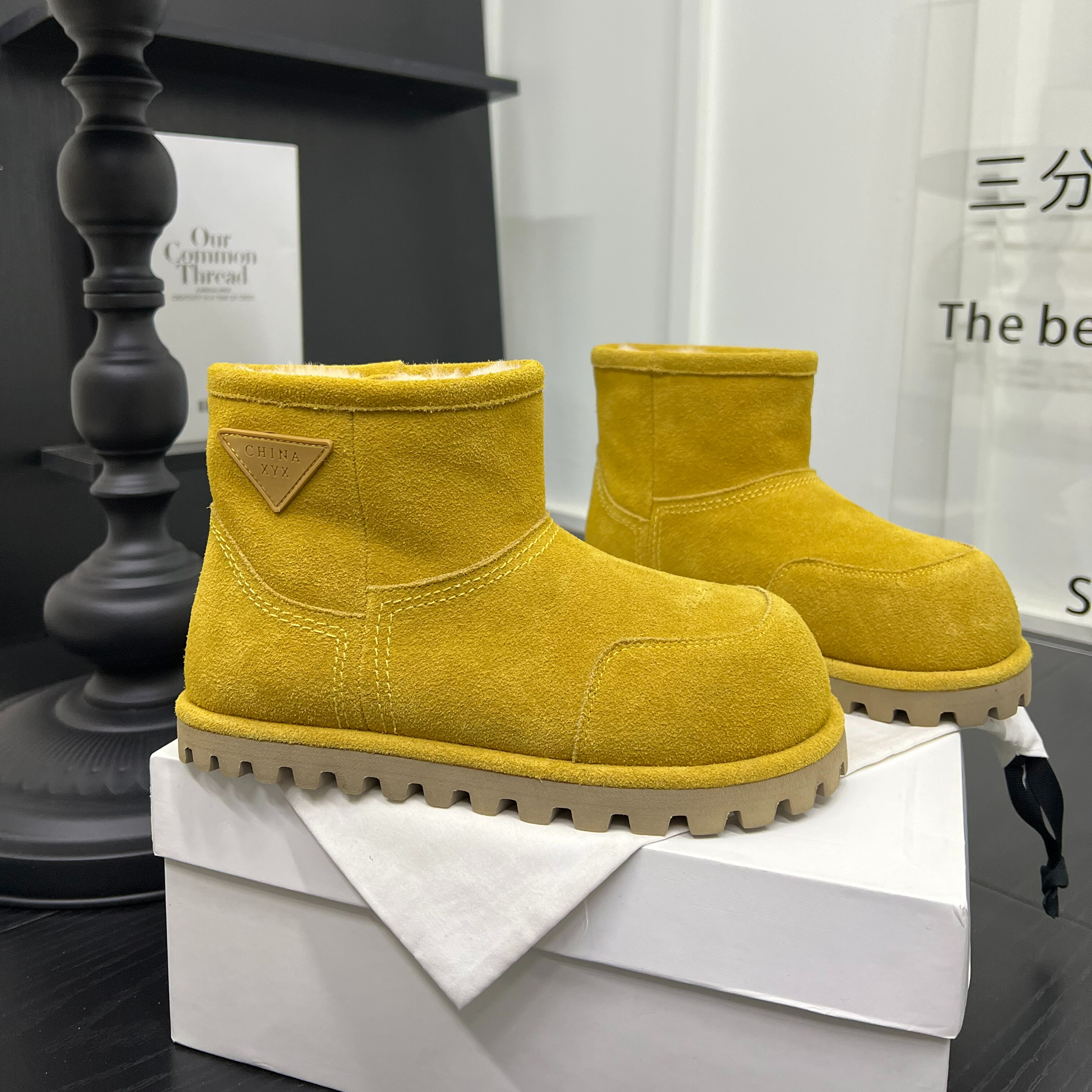 欧洲站磨砂皮厚底增高丑萌大头雪地靴女冬加绒保暖短筒马丁靴棉鞋