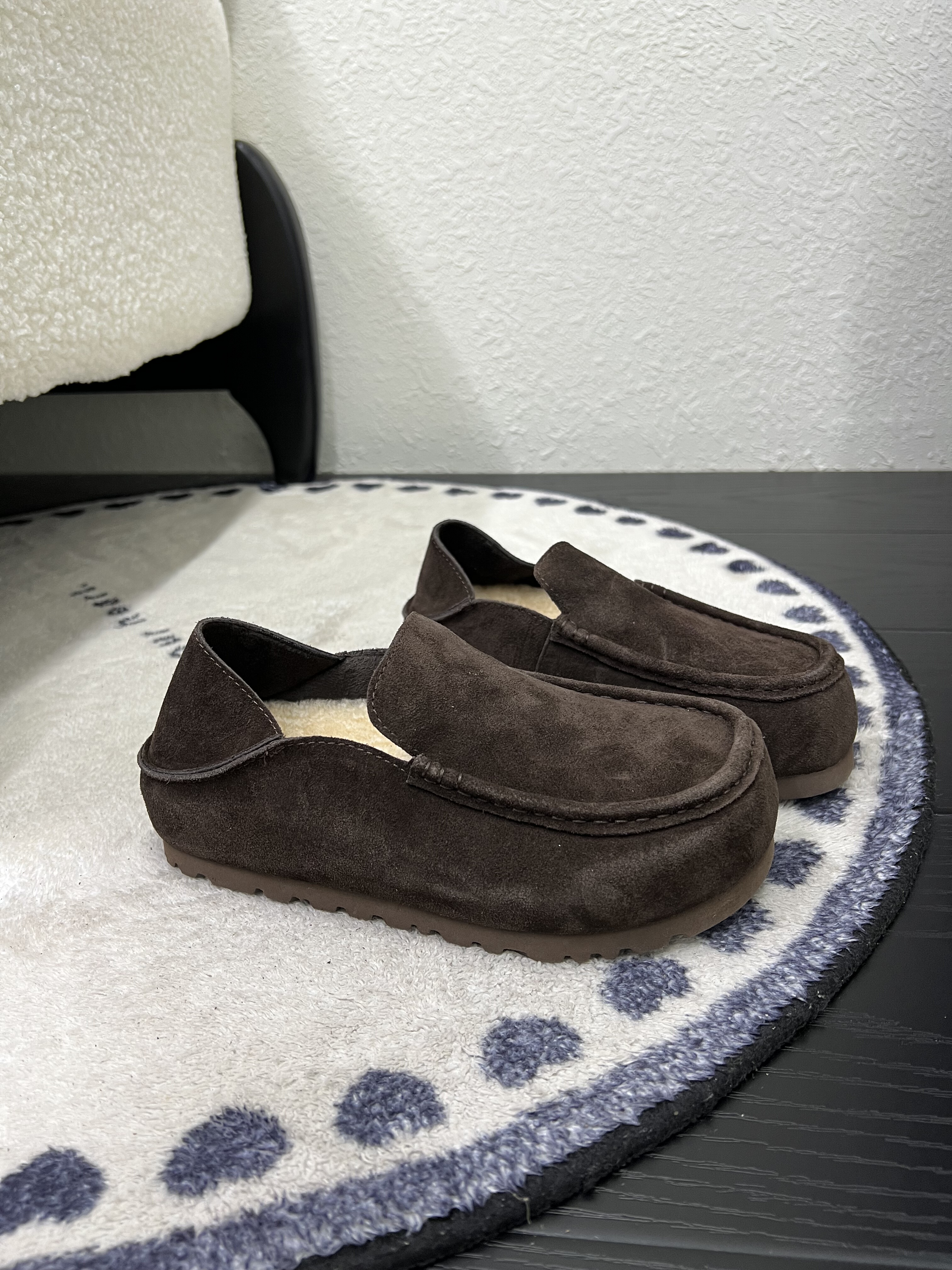 欧洲站羊毛垫平底一脚蹬勃肯鞋女2025新款磨砂皮圆头保暖毛毛鞋潮