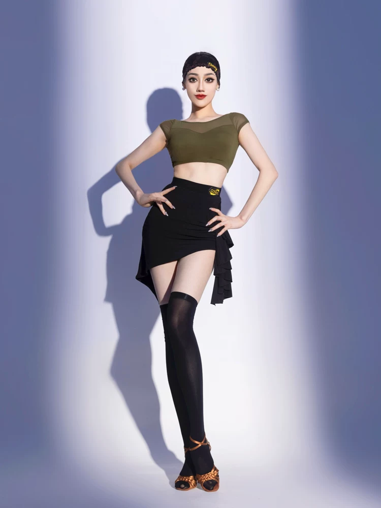 Modern short sports clothing, backless, with short sleeve