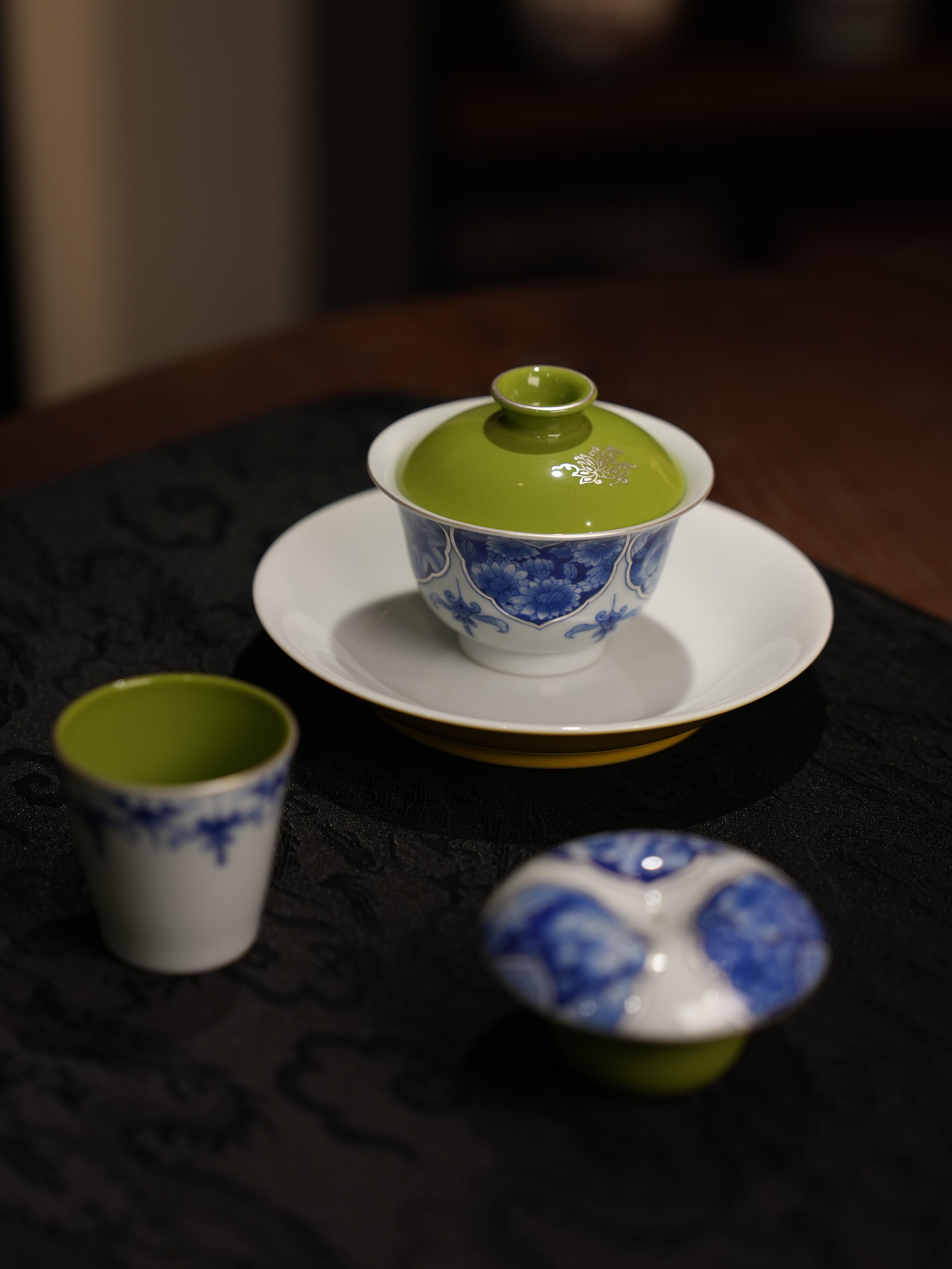 念物集手绘果绿釉四季花开