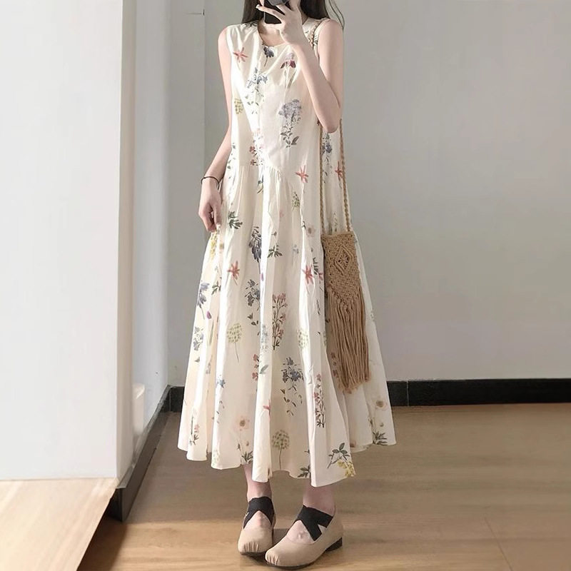 夏季法式碎花茶歇显瘦连衣裙