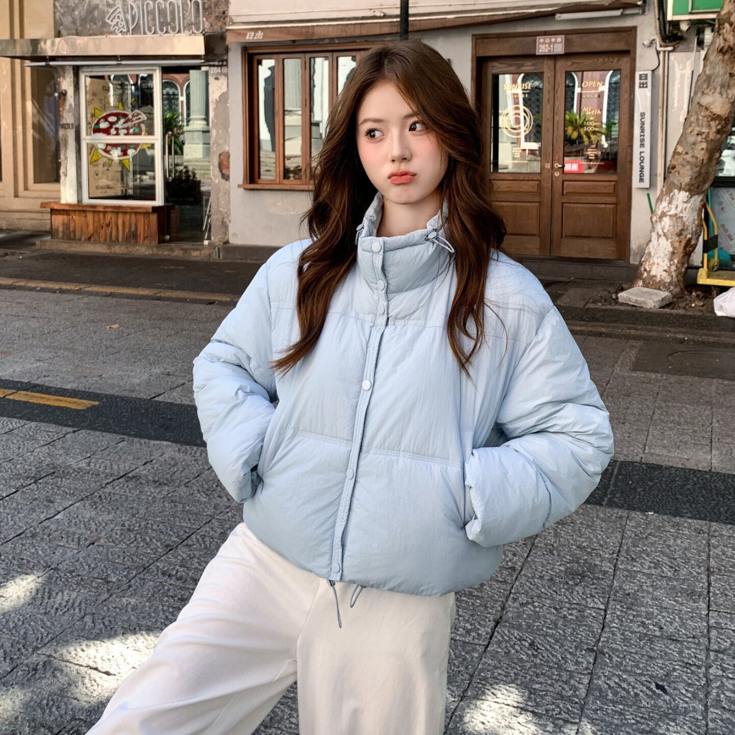 韩系小泡芙收口立领短款面包服女