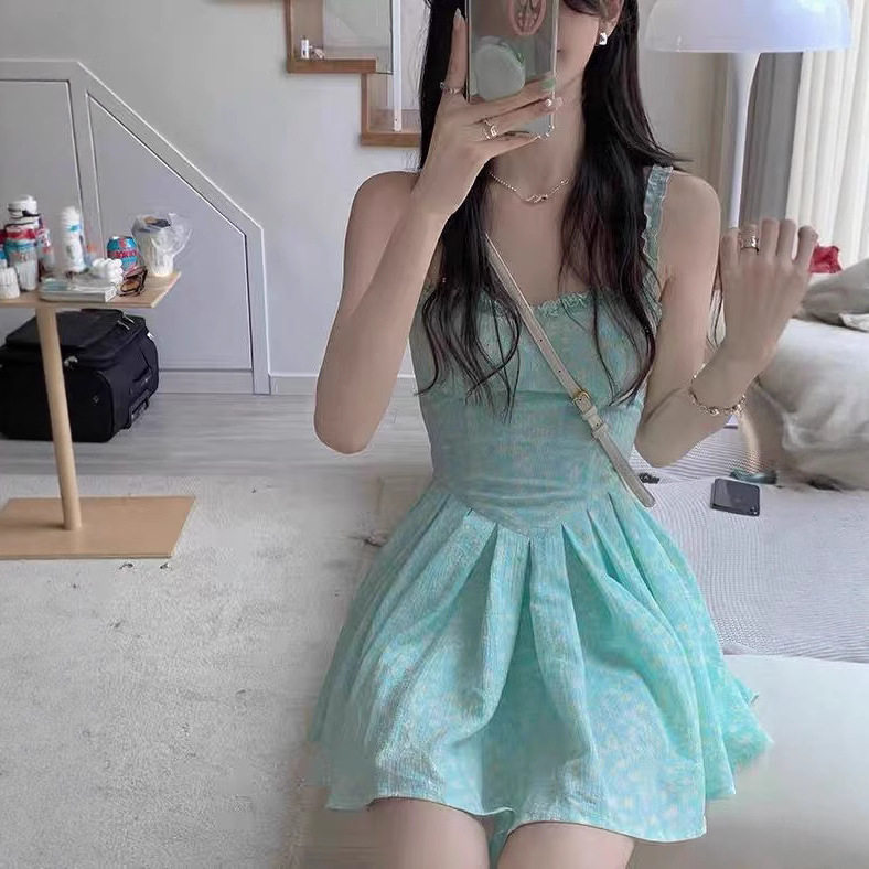 夏季纯欲吊带碎花修身连衣裙