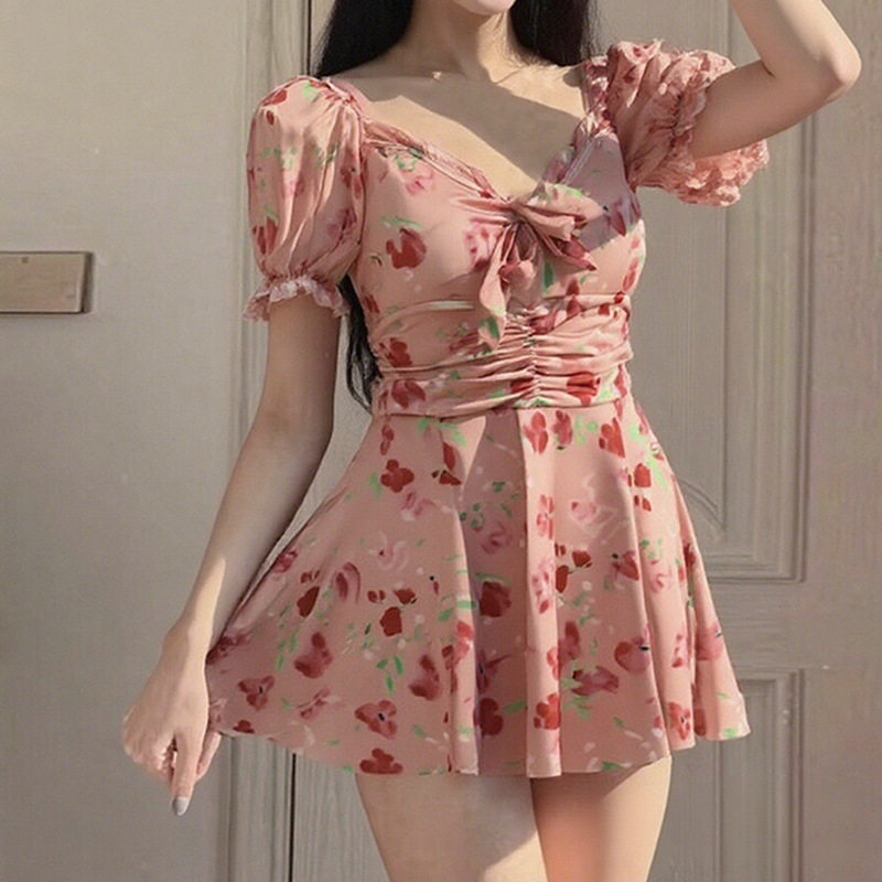 甜美碎花遮肚小胸聚拢连体泳衣