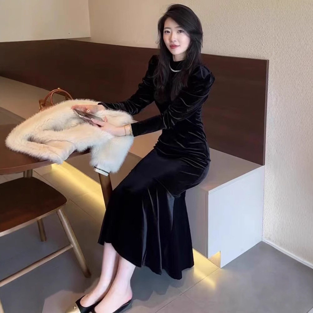金丝绒名媛高级感长袖中长连衣裙