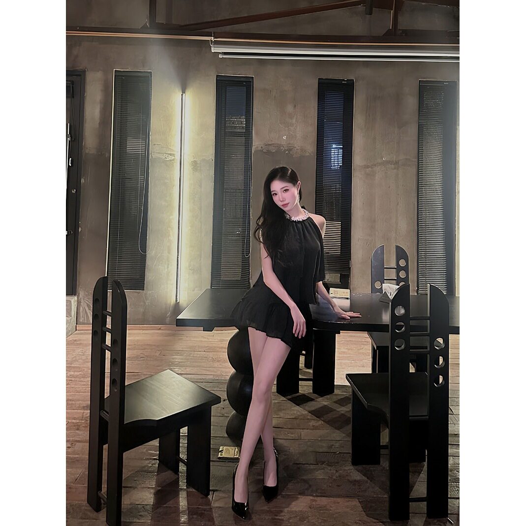 挂脖黑色蛋糕裙显瘦法式甜美