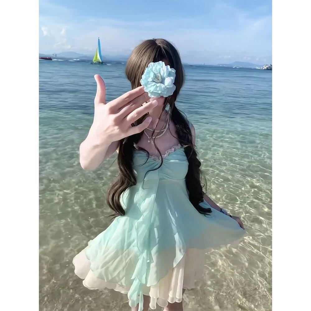 小个子显白薄荷绿吊带蓬蓬裙套装