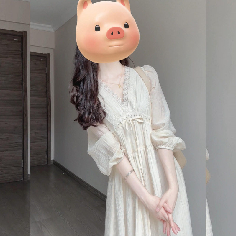 早秋清冷感蕾丝名媛度假连衣裙