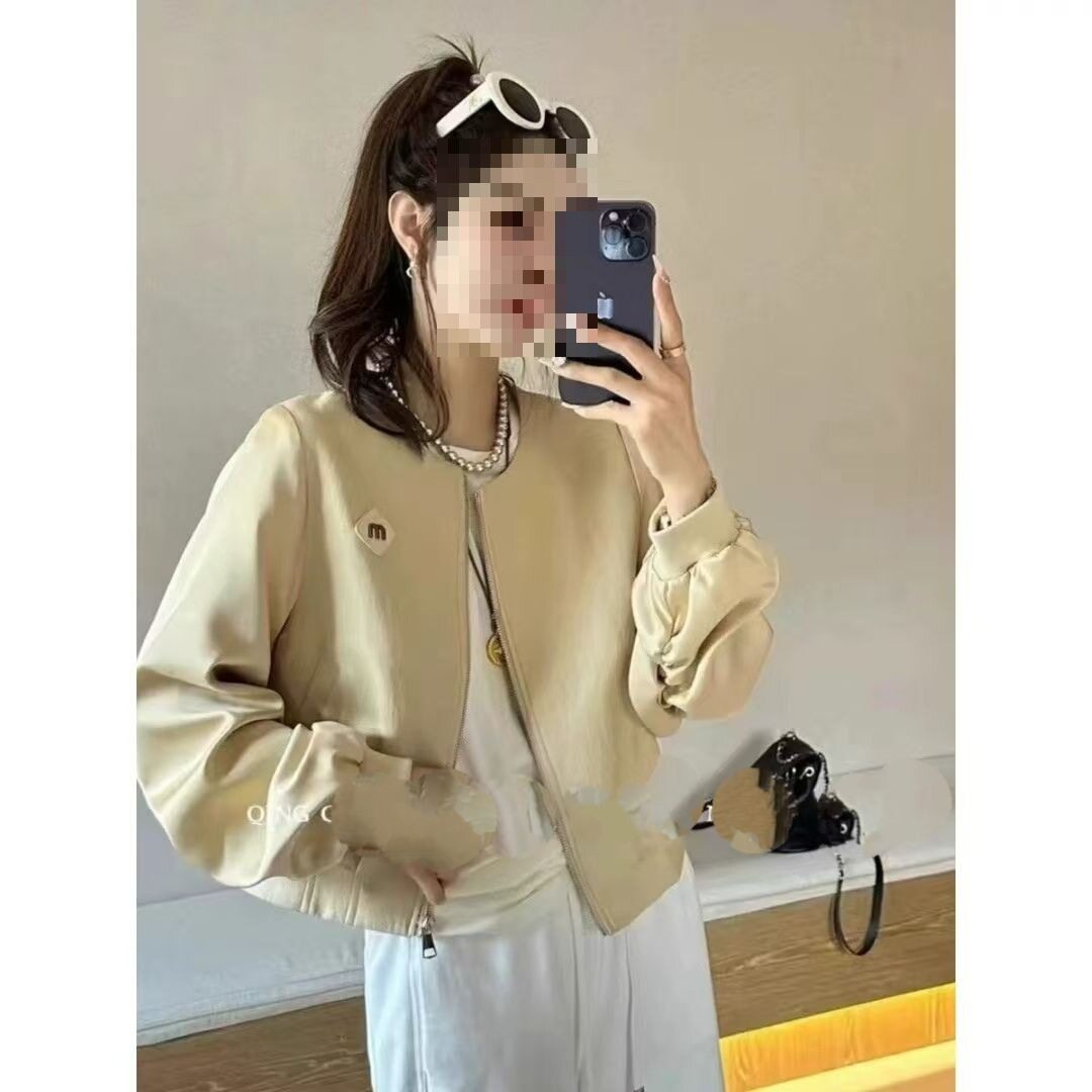 米白春款名媛圆领皮衣短外套女
