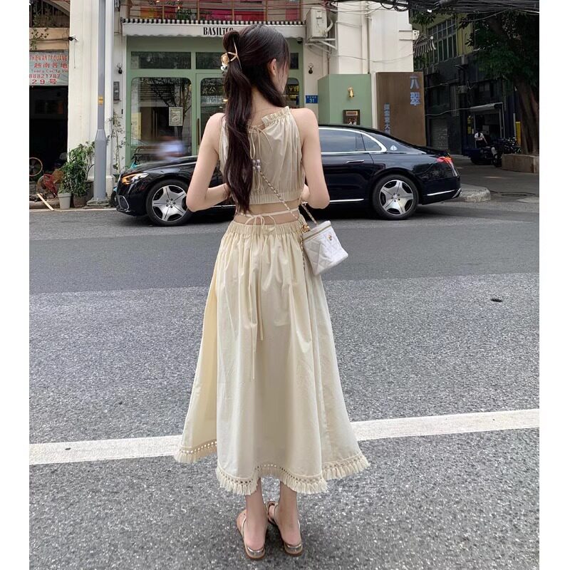 夏季纯欲挂脖露腰流苏显瘦连衣裙