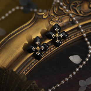 潮气质耳饰 黑色花瓣耳钉女文艺宫廷复古风小众设计感耳环新款