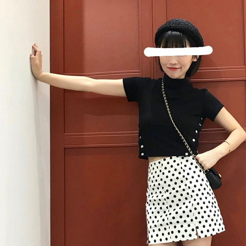 Летняя приталенная черная короткая футболка с коротким рукавом, высокий воротник, короткий рукав, в корейском стиле