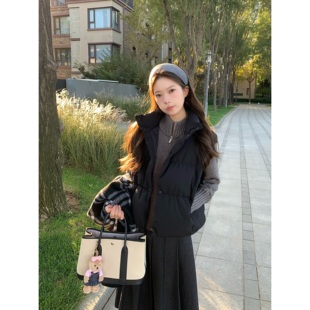 Halonini实穿top松软奶包 显瘦轻便保暖90白鸭绒黑色羽绒马甲外套