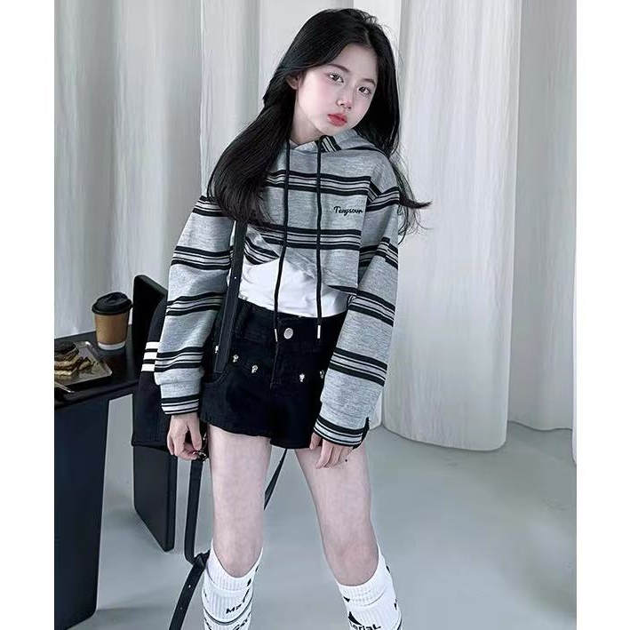 2025女童夏季网红新款韩版灰色交叉休闲卫衣黑色运动百搭短裤套装