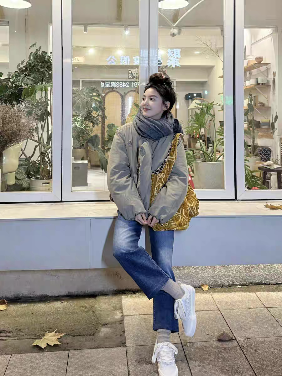 章若楠同款高级感简约宽松羽绒服小个子短款纽扣面包服加厚外套女