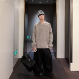 卡其色