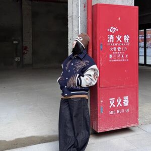 1506-1/J80101/P70美式复古刺绣字母拼接PU皮棒球服夹克男图片