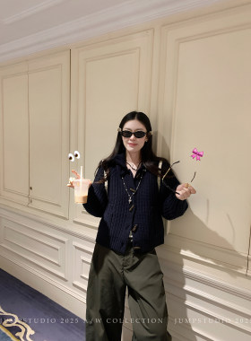 草莓跳 复古羊毛牛角扣粗线毛衣开衫女秋季设计感显瘦毛衣外套