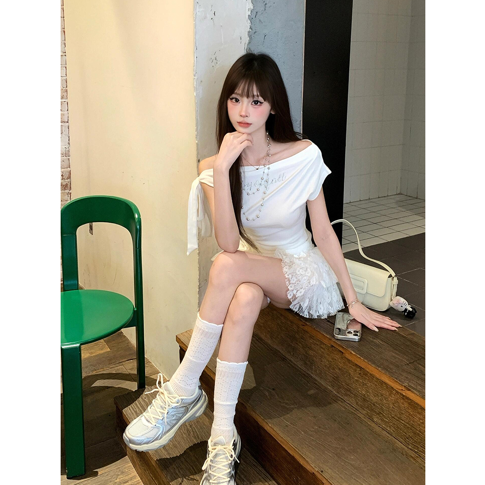 2025夏季新款短袖T恤女收腰修身字母烫钻设计感小众绑带斜肩上衣