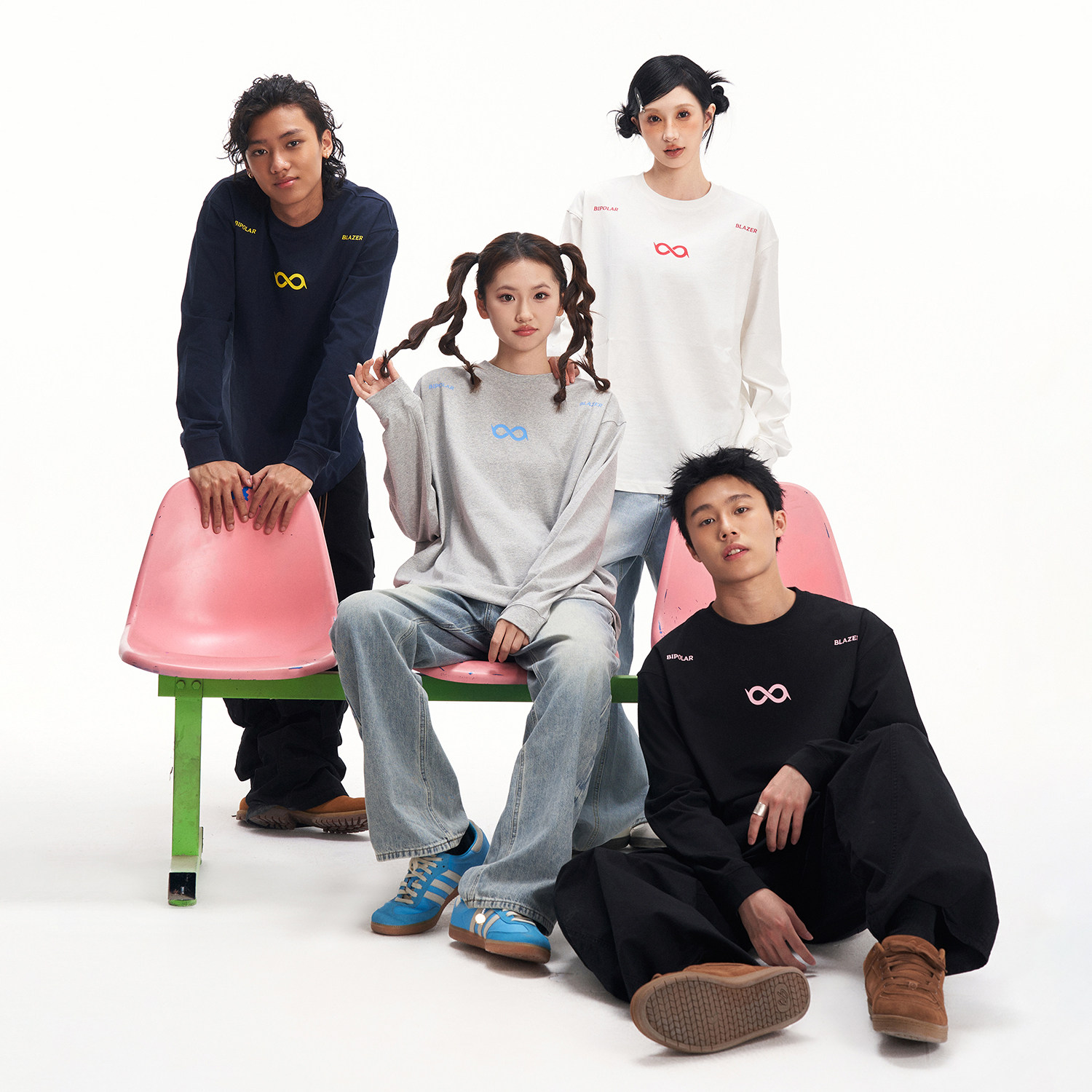 BIPOLAR断开字胶印长袖T恤