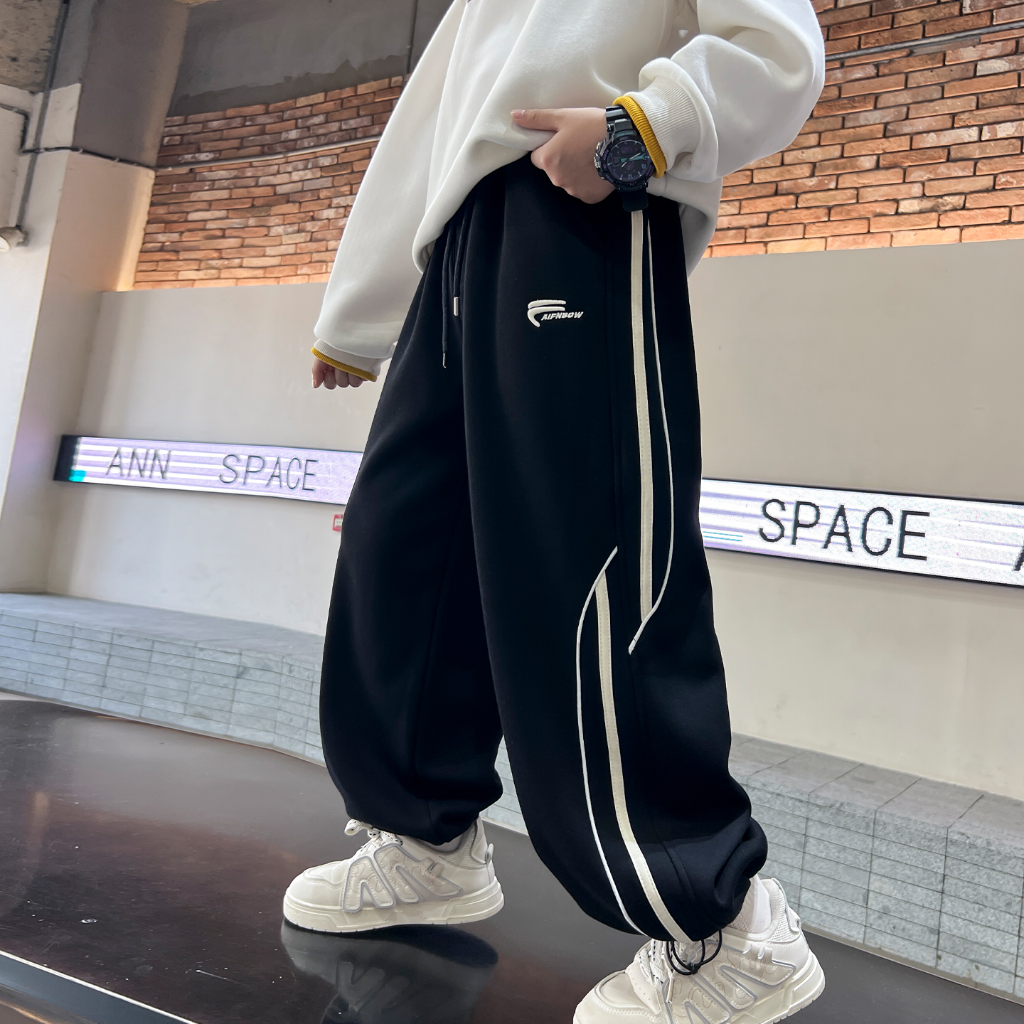 男童冬季运动裤加厚长裤一体绒2025新款中大童男孩宽松休闲裤子潮