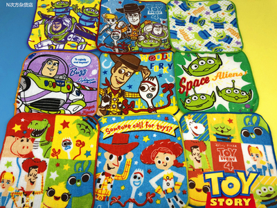 日单胡迪巴斯光年三眼仔小方巾