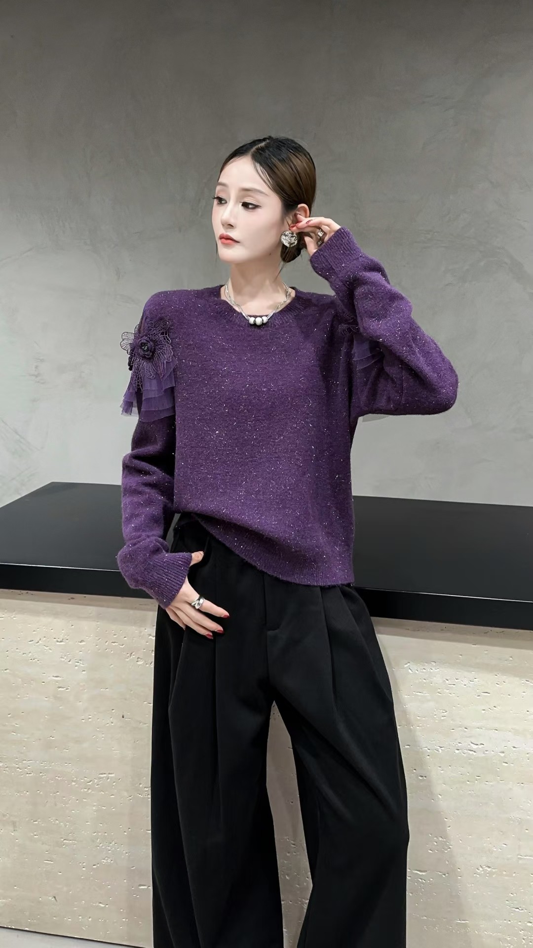 6117圆领蕾丝镂空重工花朵毛衣女秋冬长袖针织衫打底外穿潮女LSV