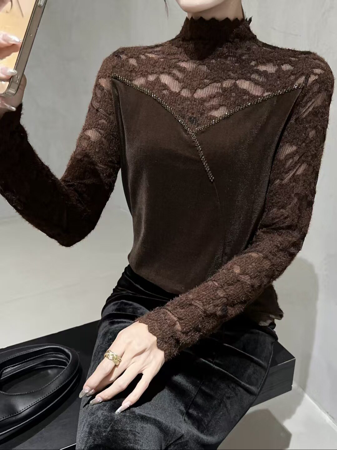 1076重工烫钻半高领蕾丝拼丝绒衫女2025秋新修身显瘦百搭打底衫潮