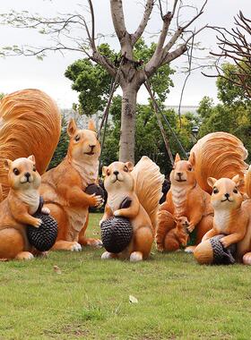 花园仿真松鼠摆件落地园林景观草坪动物雕塑幼儿园户外装饰小品