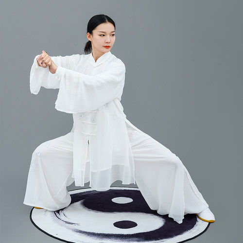马蕾太极练功表演刺绣梅花太极服