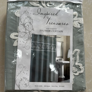 180cm两袋 浅绿白花窗帘175 M104