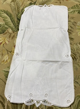 F216 手绣百代丽长桌旗白色棉质82*40cm有氧化