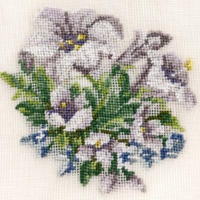 F124-2喇叭花纳纱绣布料