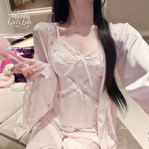 Miubby「桃汁叙」纯欲法式蕾丝拼接冰丝睡衣三件套带胸垫甜美温柔
