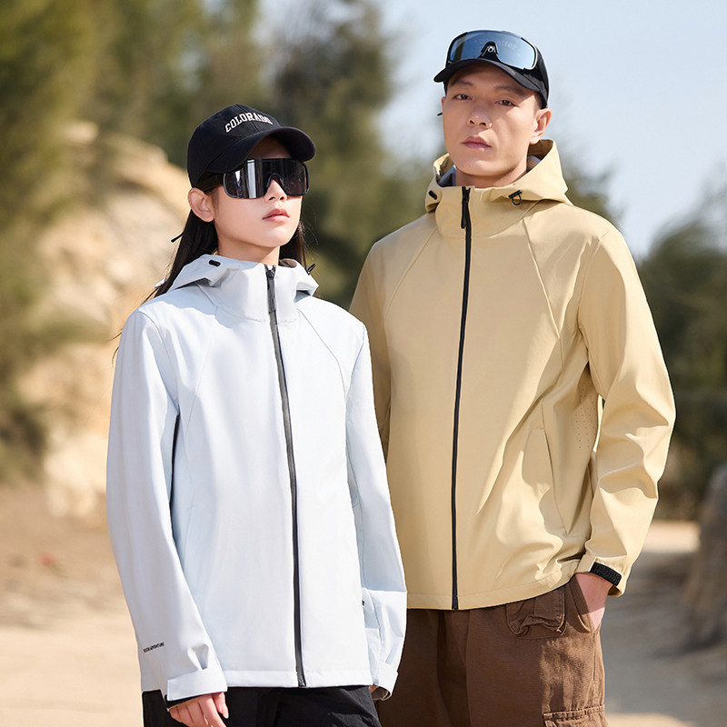 外贸出口新上春季女登山服外套冲锋衣户外轻量化单层高品质