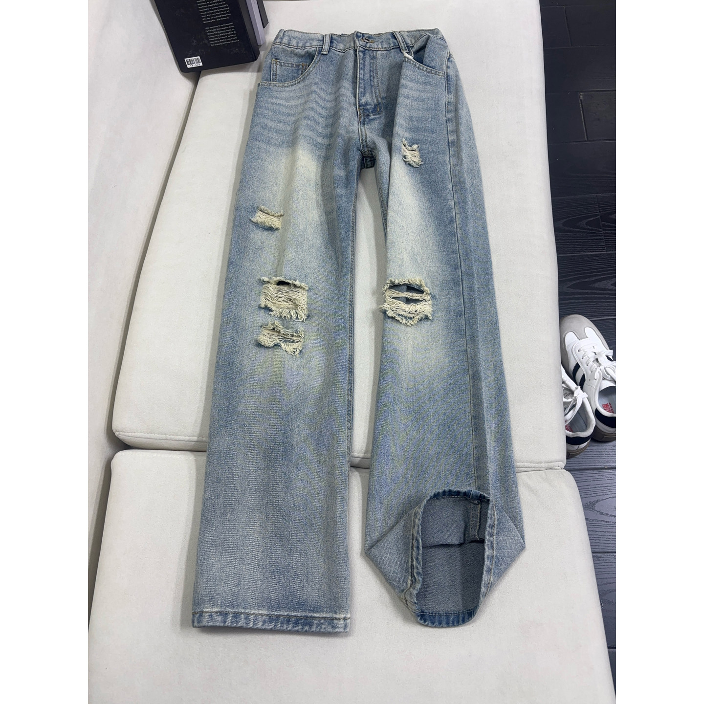 外贸尾单新款夏季男款高街破洞裤裤子牛仔裤休闲美式破洞微喇图片