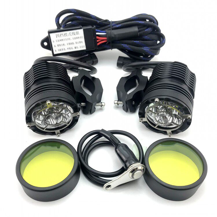 摩托车春风爆闪射灯超亮led大灯改装外置流氓灯强光宝马铺路灯12V