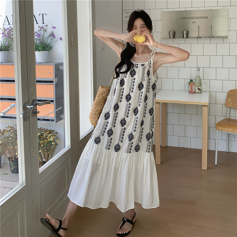 清纯松弛感白色拼接吊带连衣裙女夏2025新款独特漂亮度假鱼尾长裙，女装连衣裙，浙宝252
