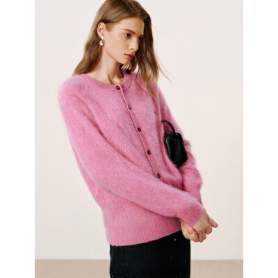 高级感超好看粉色针织上衣女秋冬软糯保暖慵懒风宽松短款毛衣开衫