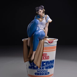街头霸王春丽坐姿压杯面压泡面手办模型车载桌面公仔摆件机箱潮玩