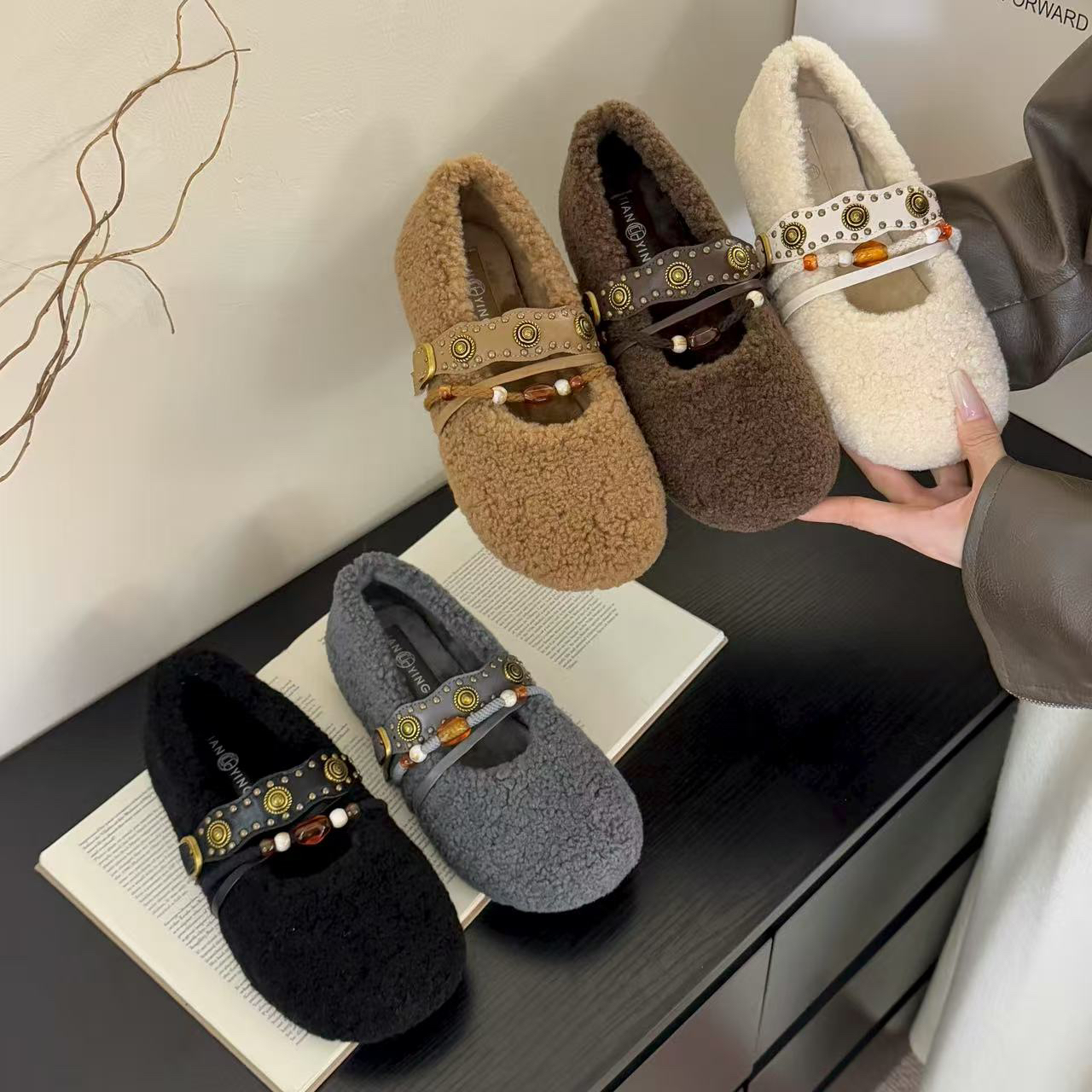 2025新款女鞋毛毛鞋女外穿一脚蹬懒人豆豆鞋玛丽珍鞋复古单鞋秋冬