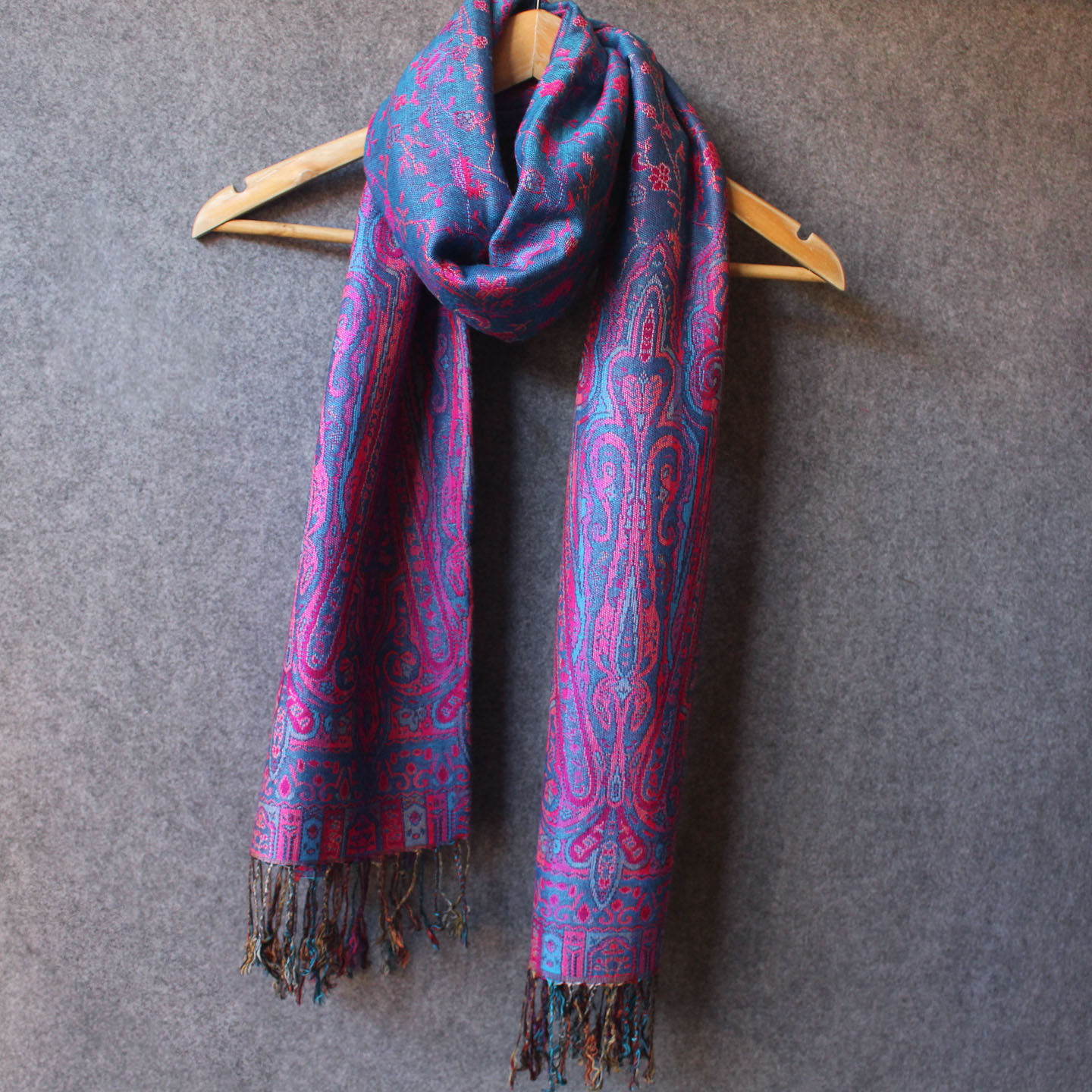 25新民族风植物花卉围巾孔雀印花披肩女冬季流苏长方形保暖围脖