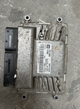 雪佛兰科鲁兹 景程发动机电脑板 9071982 24100628 24102979 ECU