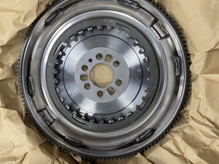 途观迈腾新速腾高尔夫朗逸帕萨特宝来途安野帝1.4T飞轮离合器LUK