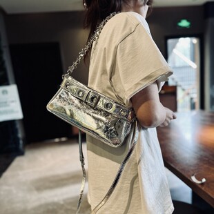 欧美时尚真皮链条小包2026新款牛皮小方包单肩腋下包银色斜挎小包