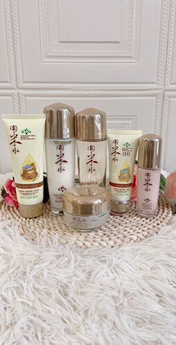 正品姬诗漫淘米水套装化妆品水乳套装补水保湿亮肤滋润护肤品包1