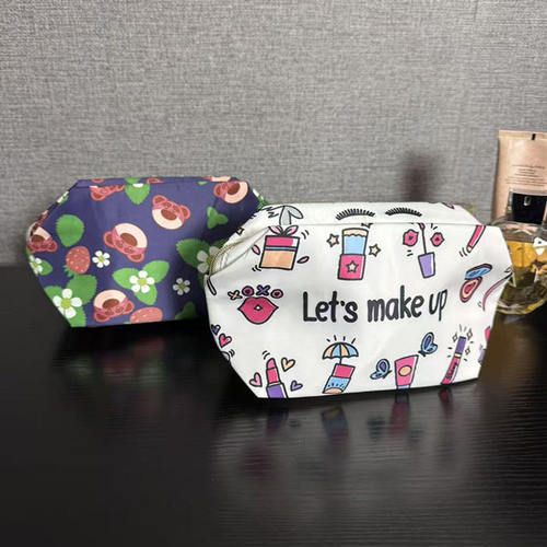 四件包邮 出口尾货 轻便随身可爱化妆包收纳包包中包 2色