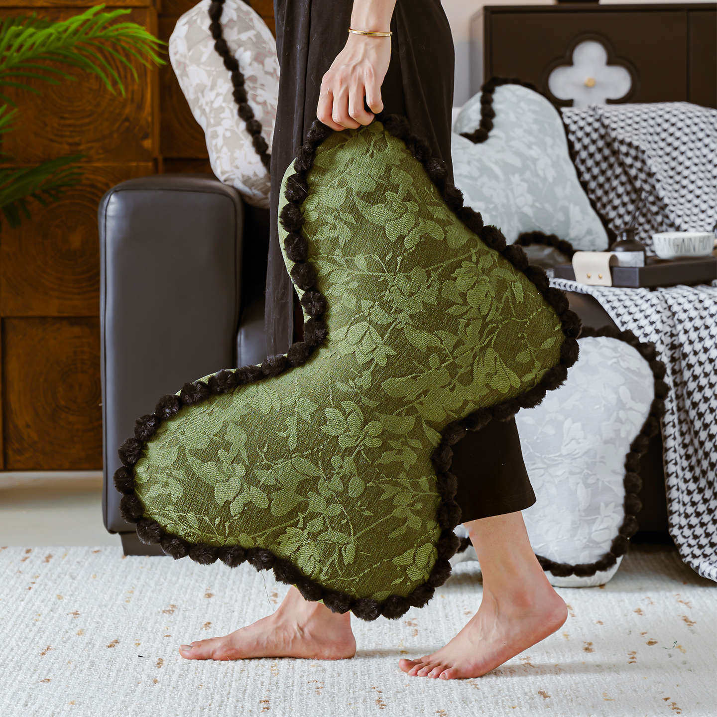 雪尼尔蝴蝶结抱枕靠枕2025新款午睡民宿沙发护腰多用靠背枕,居家布艺,抱枕被,淘宝优惠券,粉丝福利购,淘宝优惠卷