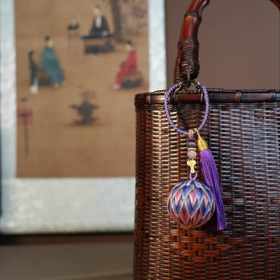 手工龍鱗香灰祈福绣球招贵太岁本命年护身符非遗包挂