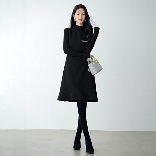 晚白2025秋冬新款时尚钉珠圆领裙子修身显瘦气质叠穿无袖连衣裙